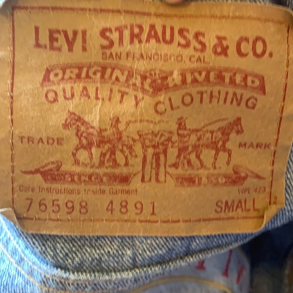 Vintage Levi Jean Jacket - Picture 4 of 5